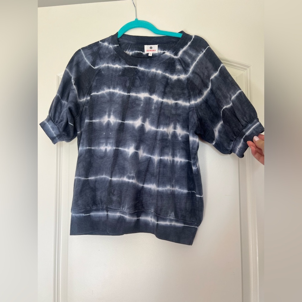 Sundry Tie Dye Puff Sleeve Raglan Sweatshirt in Navy/White Size S (4-6) - Picture 14 of 15